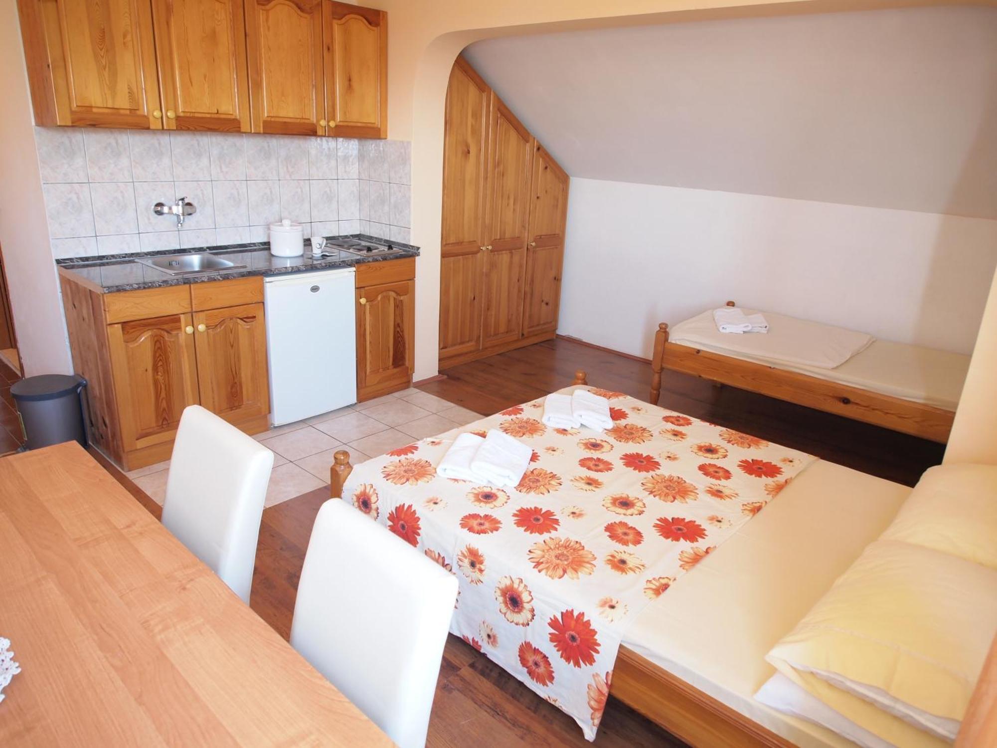 Apartments And Rooms With Parking Space Orebic, Peljesac - 10192 Room photo